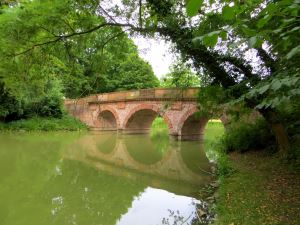 Rote Brcke im Park Schnbusch beim Landesorientierungslauf 2014 Tag 1